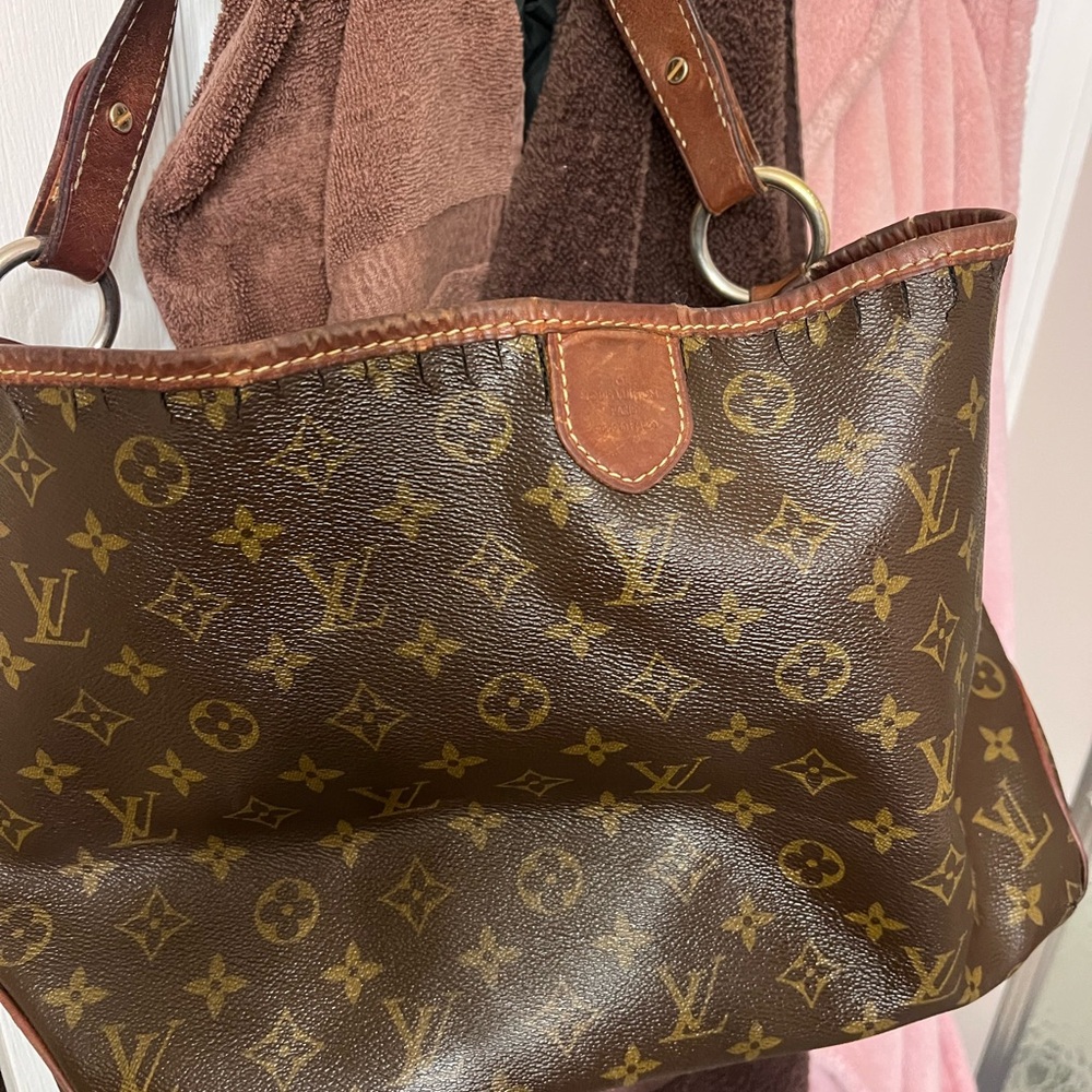 Authentic Louis Vuitton Vintage Monogram Cabas Mezzo Tote -- made in France 2010